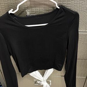 SHEIN Black and White Long Sleeve Crop Top